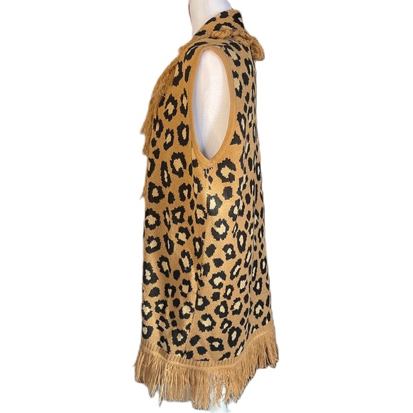 Cato Women’s Tan Leopard Animal Print Fringe Cardigan Vest Sweater NWT Large - Picture 3 of 10